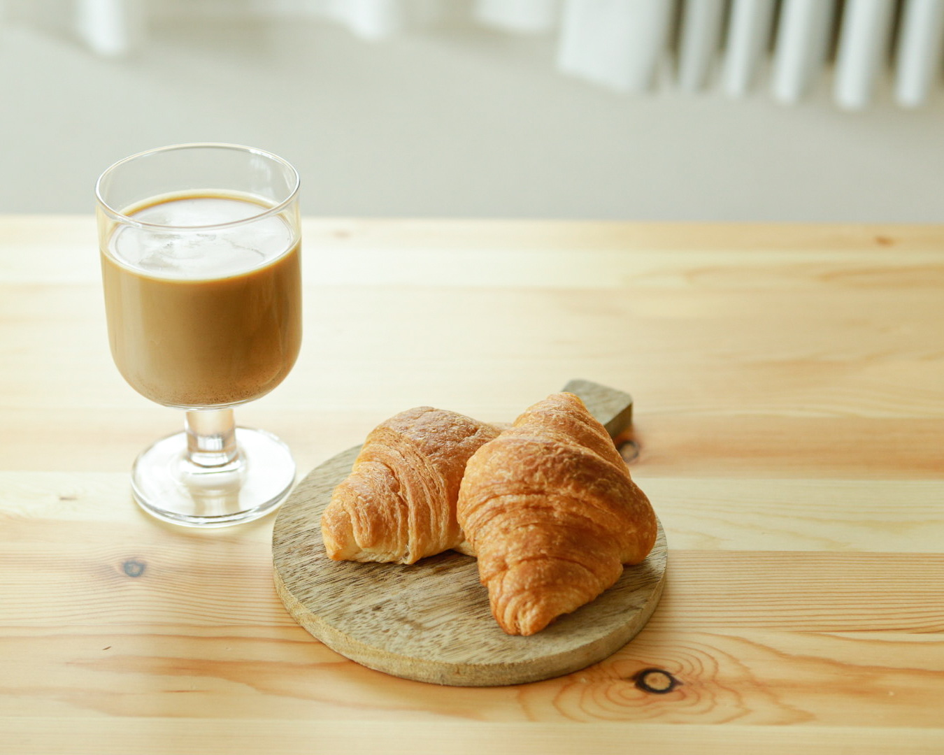 カフェオレとクロワッサン